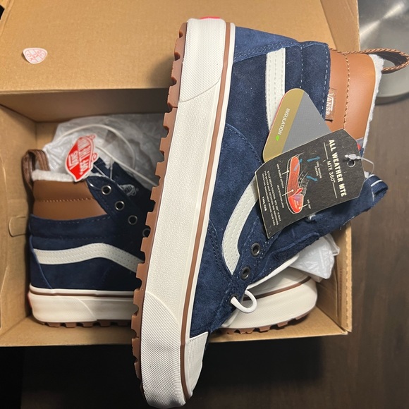 New Mens size 8 or women’s size 9.5
Vans™ MTE is back with SK8-Hi MTE 2.0 DX - Picture 4 of 8
